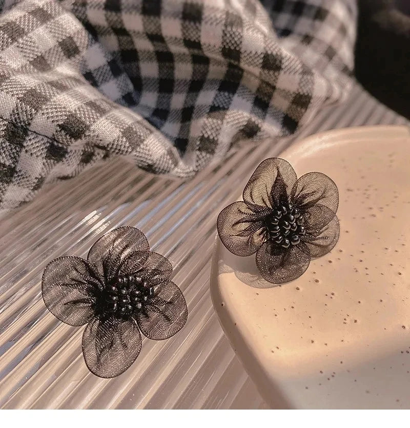 Elegant Black Lace Flower Stud 2025 Fashin Earrings for Women Girls Summer Style Party Wedding Exaggerated Black Earrings Gift